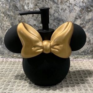 NWT Disney Minnie Mouse Soap Dispenser
